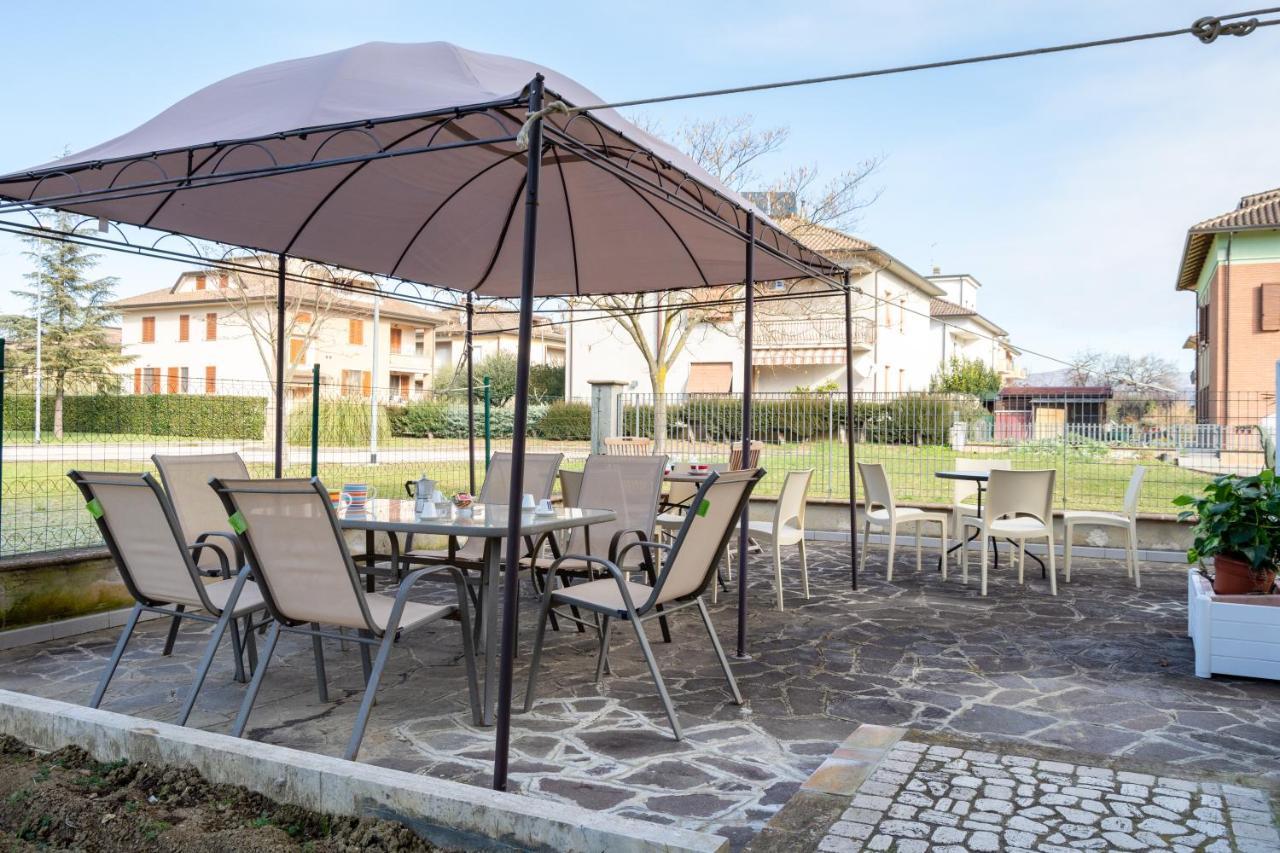 Casa Del Giardino Bright Apartment Bastia Umbra Buitenkant foto